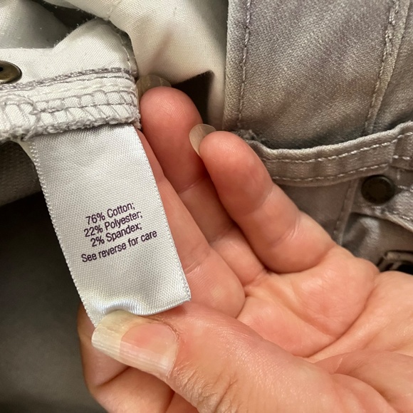 Jennifer Lopez Metallic Straight Leg Pants. Size 4P - Picture 9 of 10